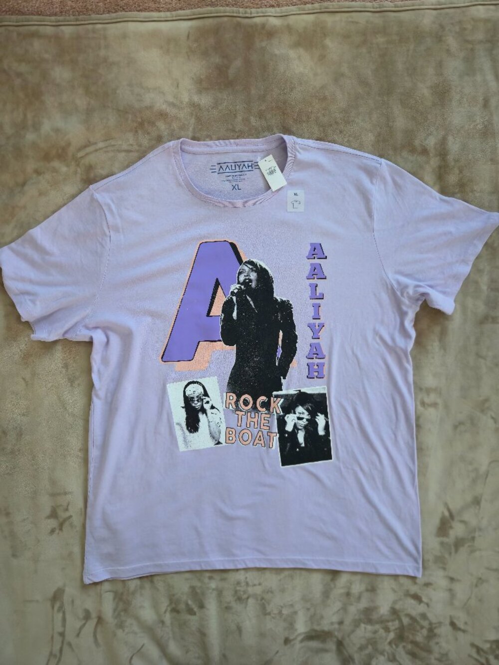 NWT Old Navy Aaliyah Rock The Boat Graphic T-Shirt Lavender Light Purple Men XL
